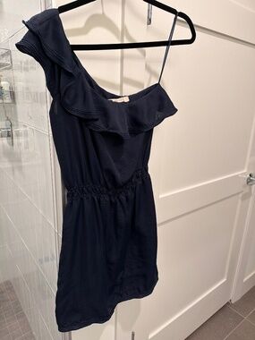 Chelsea & Violet one shoulder dress